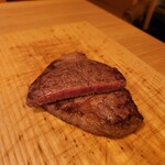 肉亭ふたご iki - 半分にカット