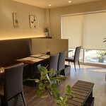 カツレツ Avanti - 落ちついた店内。