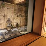 肉亭ふたご iki - 中庭があります