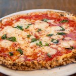 PIZZERIA DA MASSIMO - 2023.11 マルゲリータ（1,300円）トマト、チーズ、バジリコ