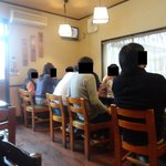 胡月 - テーブル席（２階には座敷もあります）