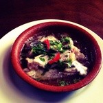 H’s　フュージョン - 白身魚のアヒージョは身がプリプリ ニンニクが効いたバージンオイルをバゲットにつけると最高です 白ワインにぴったり