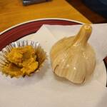 鳥起 - 揚げにんにく