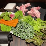 KOREAN DINING HANA - サムギョプサル