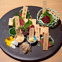 完全個室 しゃぶしゃぶ九 西麻布 本店 - 超稀少　熊本肥育馬刺し盛り合わせ フィレ 上赤身 ハラミ 大トロ プレミアム三角バラ
