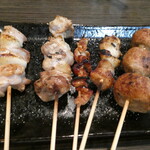 浜松酒場 浜ちゃん 浜松駅前店 - 真ん中は焦げ焦げです