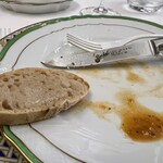 ペレグリーノ - チャバッタでソースをいただく