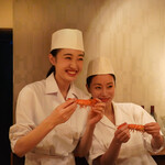 鮨 尚充 - 美女と車海老