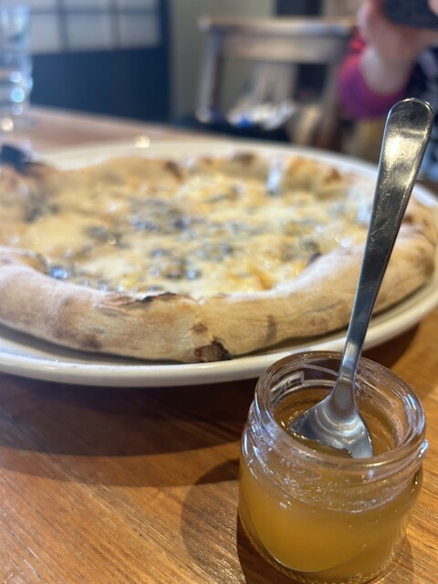 素材の味を活かしたピッツァは変わらず大人気』by コタローのおデブで