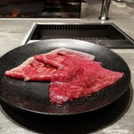 焼肉うしごろ 横浜店 - ザブトンのすき焼き＆特選サーロイン