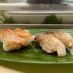 Sushidokoro Shintanaka - ホッキ貝
                        シャコシャコとして甘みがあります♪
                        赤貝
                        風味はもう少しでしょうか、食感は良いです♪