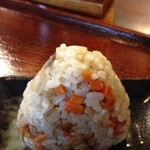 本格手打 いわしや - (料理)三田米コシヒカリおにぎり 炊き込み
