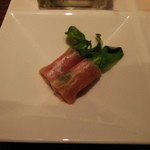 茶良ら - 洋梨とクレソンの生ハム巻き