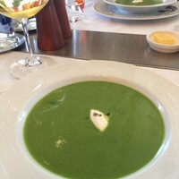 Benoit Alain Ducasse - グリンピースのポタージュ。野菜の味が濃い！