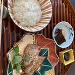 あわみ - 御飯、香の物