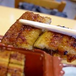 うなぎ 割烹 井手 - 表面パリッと、中はふっくらで美味しいです