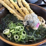 資さんうどん 宗像店 - ごぼ天うどん、わかめ@560