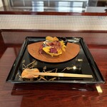 割烹 新多久 - 菊のおひたし、猪、荏胡麻、きのこ