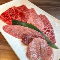 焼肉うしごろ 新宿三丁目店 - 