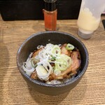 麺酒場ひかる - ミニチャーシュー丼。このセットはお得。