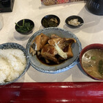 Roppongi Ukyousan - あら煮定食　1100円