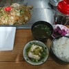 和 - 料理写真:焼きそば・ごはん・みそ汁・冷奴・つけ物