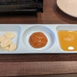 金のぶた - ニンニク、味噌、ごま油