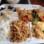 エラワン - 第一弾ブッフェ皿^ - ^