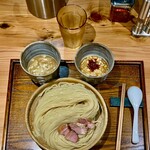 あいだや - ニンニク醤油と海老つけ汁のつけ麺1250円を450g＋150円