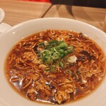 Dhin Tai Fon - サンラータン麺