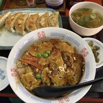 永楽 - 天津飯と餃子