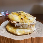 Boulangerie　patisserie & ANTIQUE - メイプルチーズバーガー