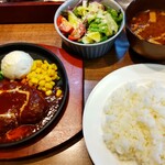 Hikinikutohambagubuccha - ハンバーグセット(150g) 1430円、サラダとライスとみそ汁が付きます