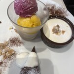 俺のフレンチ - デザートの盛り合わせ（半分食べちゃったあとの写真。ゴメーン）