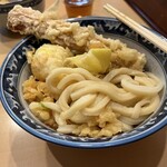 梅田 釜たけうどん - 