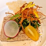 リストランテ フォレスタ・ヴェルデ - 愛別産キノコのテリーヌとチーズの香り アンチョビと玉ねぎのクーリー