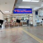 비 도 프랑스 마츠사카점 - 가게 외관 ※마츠사카역 구내, 개찰구 밖