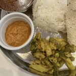 インド・ネパール料理店 The Mountain HUB - チャトニとタルカリ