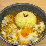 Curry House 光 - とろとろあつあつチーズカレー  ８８０円　
            チキン　＋１００円