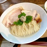 Chuuka Soba Nika - デフォルトで岩中豚、信玄鶏のチャーシュー付き