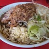 Ramen Jirou - 小ラーメン麺少なめ　ニンニクアブラ