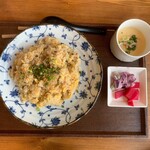 POT - 卵と葱の炒飯　700円