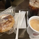 Sam Maruku Kafe - バターデニッシュ、アイスコーヒー、コーヒー