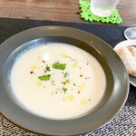 パスト エ カフェ 幸庵 - ●スープ
      蕪のスープ