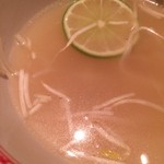 アジアンテイブル - この細いモヤシはどこ産？