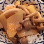 アジアンテイブル - キノコ抜きを注文してんのに、キノコタップリ。