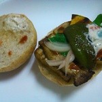 ナチュラリア - ベジバーガー、中身をのぞいてみると。