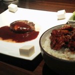 駿河 - 2013.11.5  モッツァレラチーズプレミアムハンバーグ☆　（small １３０ｇ）　高級国産豚　榛名豚　ランチ豚丼（６０ｇ　ご飯３５０ｇ）　サラダセット☆　　