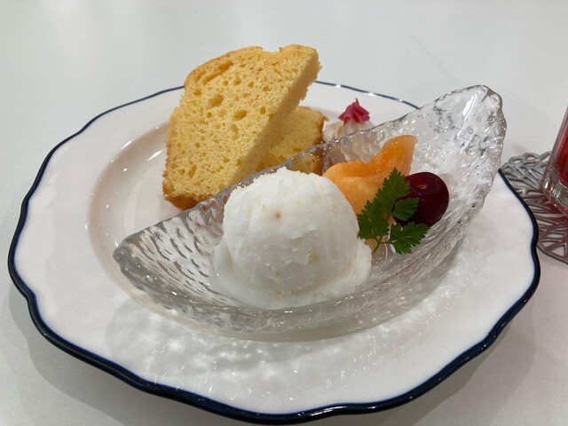 White JiJi（ホワイト ジジ） - 石巻あゆみ野（カフェ）の写真