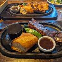 タベルナデエスパーニャフラガンテウーモ - ハラミステーキとチキンステーキ　